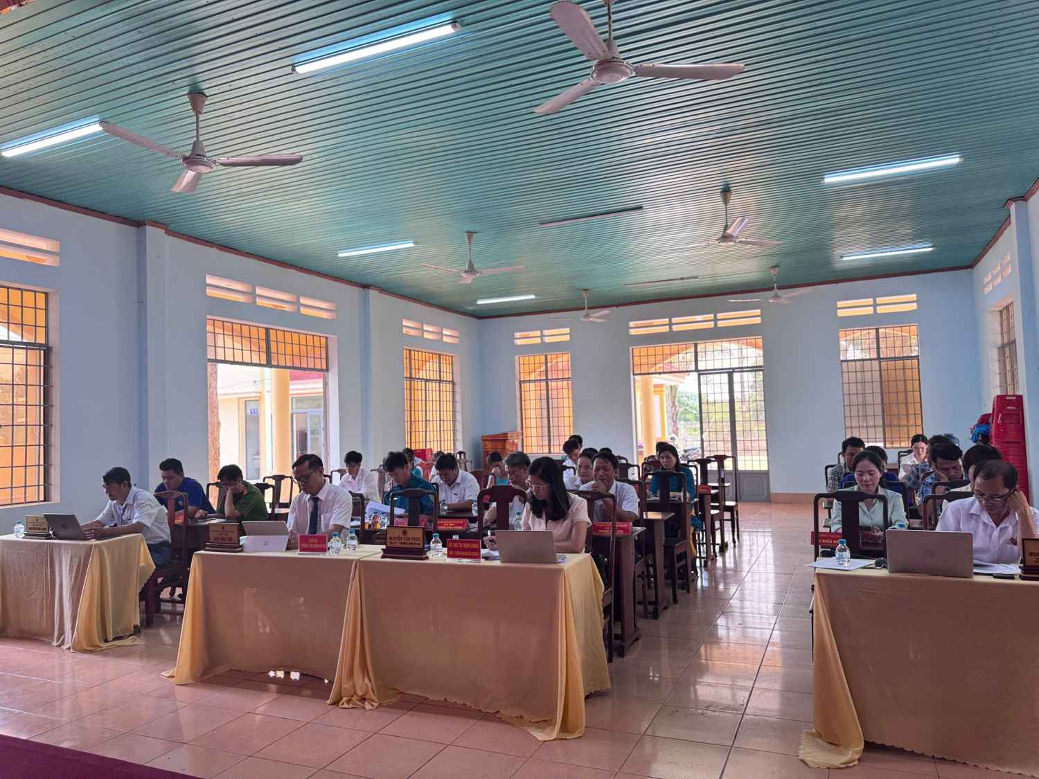 HĐND xã Tân Hòa tổ chức kỳ họp thứ 13 ( kỳ họp chuyên đề) năm 2025
